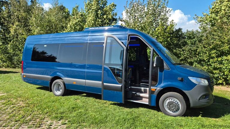 Minibus MERCEDES-BENZ 517 Lord Comfort XXL Vorlauffahrzeug 23 SS