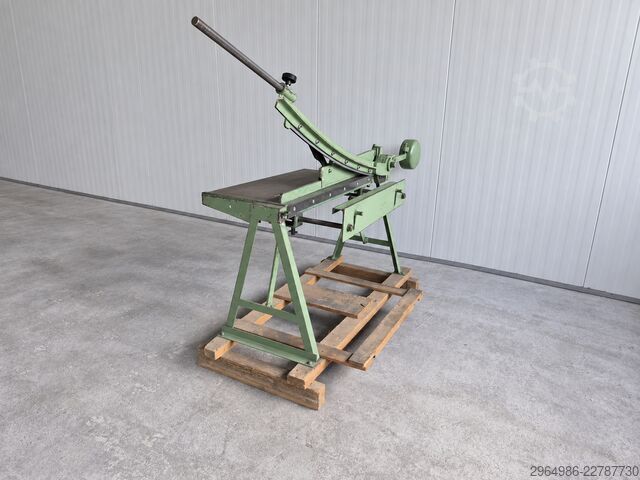 Foarfecă hidraulică tip ghilotină JORG 4111