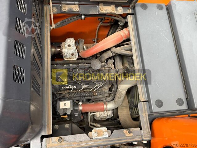 Excavadora sobre orugas Doosan DX 140 LCR-7