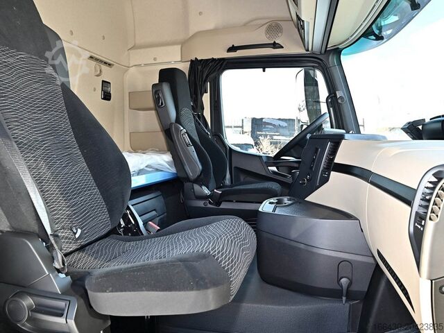 Volumen SZM Mercedes-Benz Actros 1851 LSnRL 4x2 LowLiner höhenverst Sattelkupplung