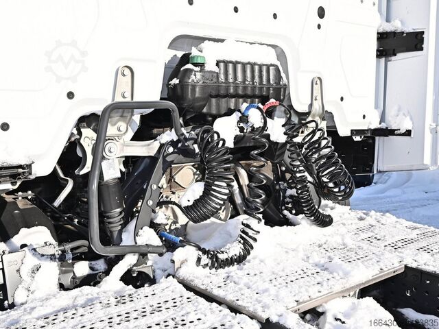 Volumen SZM Mercedes-Benz Actros 1851 LSnRL 4x2 LowLiner höhenverst Sattelkupplung