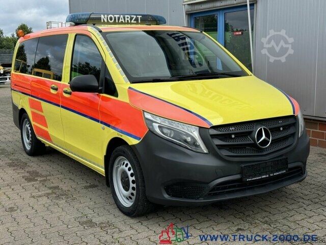 Brandweerwagen Mercedes-Benz Vito 119 CDI 4x4 Notarzt Rettung Ambulance Klima