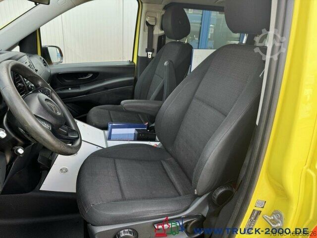 Brandweerwagen Mercedes-Benz Vito 119 CDI 4x4 Notarzt Rettung Ambulance Klima