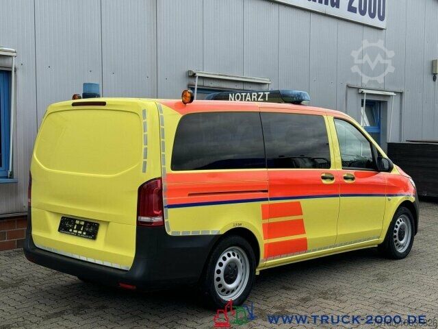 Brandweerwagen Mercedes-Benz Vito 119 CDI 4x4 Notarzt Rettung Ambulance Klima