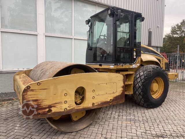Single drum roller Caterpillar CS 573 E 2004