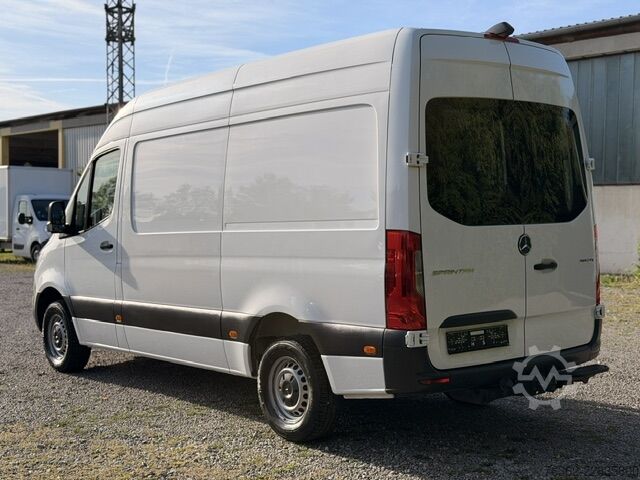 Furgão de teto alto Mercedes-Benz Sprinter 319 L2H2 V6 3,0L AHK-3,5T Kamer
