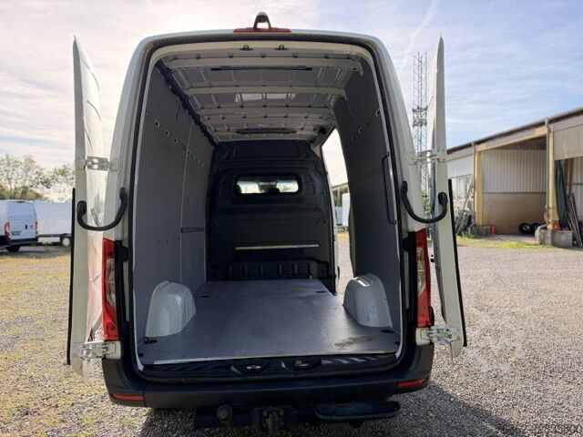 Furgão de teto alto Mercedes-Benz Sprinter 319 L2H2 V6 3,0L AHK-3,5T Kamer
