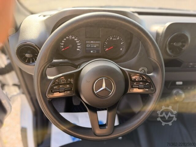 Furgão de teto alto Mercedes-Benz Sprinter 319 L2H2 V6 3,0L AHK-3,5T Kamer