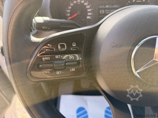 Furgão de teto alto Mercedes-Benz Sprinter 319 L2H2 V6 3,0L AHK-3,5T Kamer