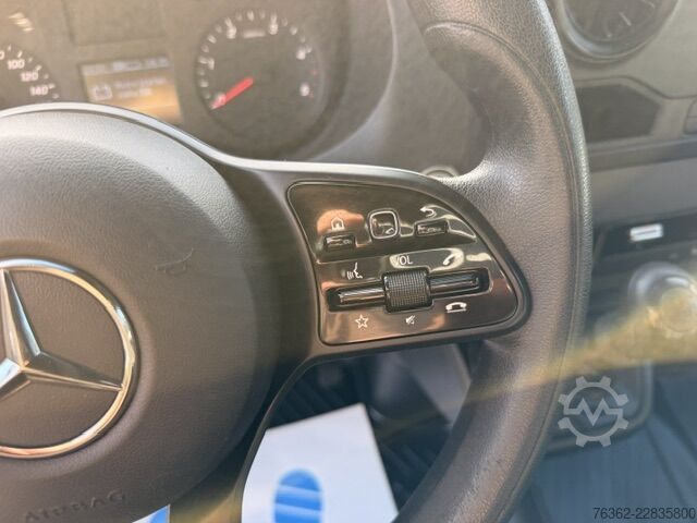 Furgão de teto alto Mercedes-Benz Sprinter 319 L2H2 V6 3,0L AHK-3,5T Kamer