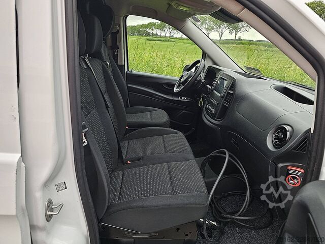 Carrinha de tejadilho alto MERCEDES-BENZ EVITO 66Kwh Wltp 292 kms