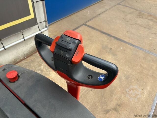 VS-22727 Electric stacker Linde L14 with fork carriage LINDE L14