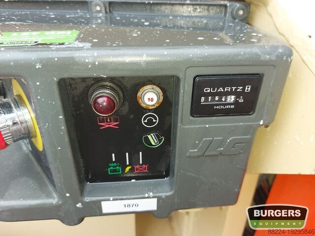 Ascensor cu foarfecă JLG 3246ES