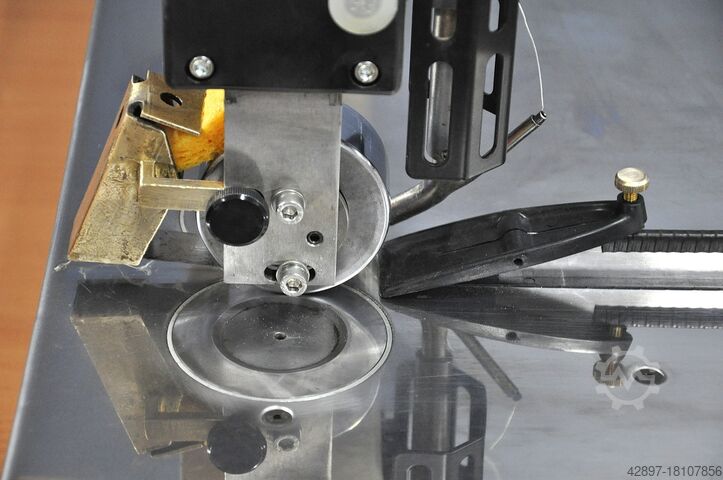 Mașină de îmbinat furnir Kuper FWM 630 T