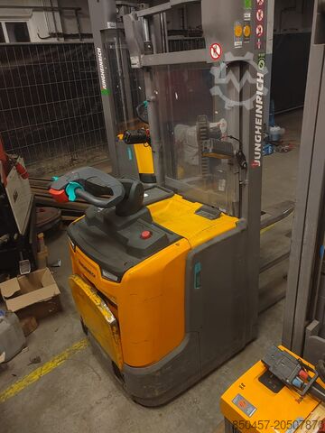 Pallet Stackers Jungheinrich ERC 212 2.9m/ 2020y/ free lift/ 4901mh