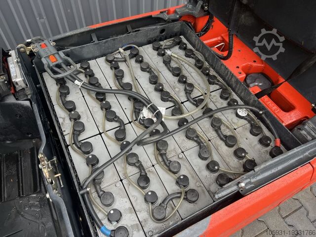 Stivuitor electric cu 3 roți Linde E20L-02