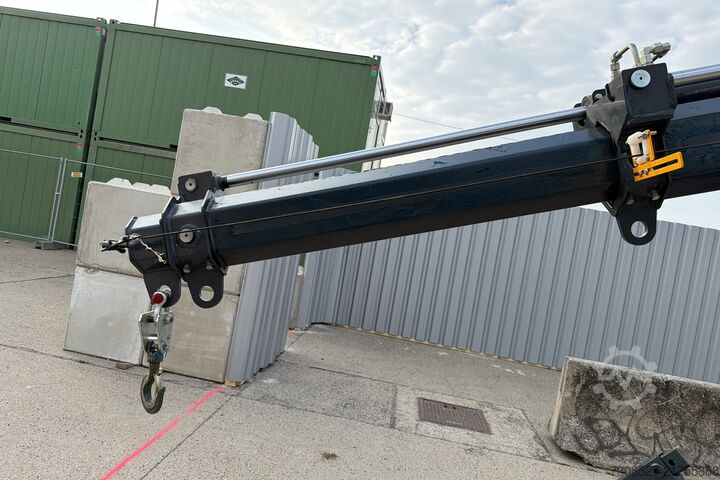 Crawler crane Tonlita YXC200