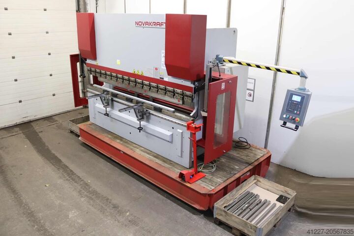 CNC Abkantpresse 3200 mm x 125 to NOVAKRAFT PBS-H 125-3200
