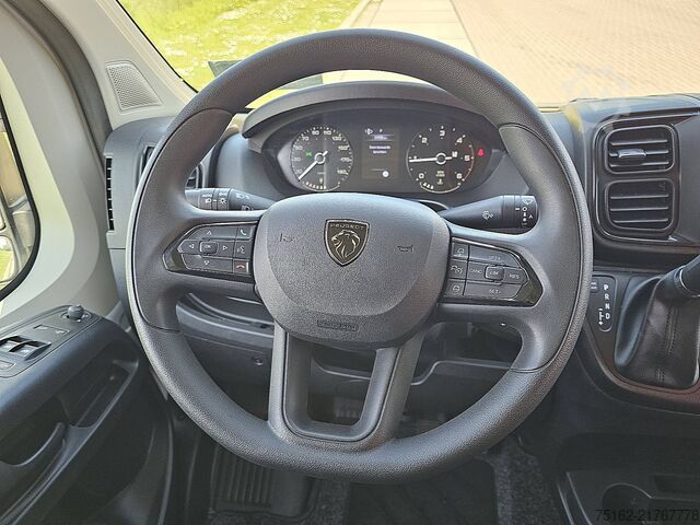 Camioneta familiar de techo alto PEUGEOT BOXER 2.2 L4H2 Automaat Navi