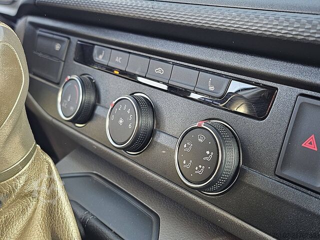 Camioneta familiar de techo alto VOLKSWAGEN TRANSPORTER 2.0 TDI L2H1 Navi Automaat