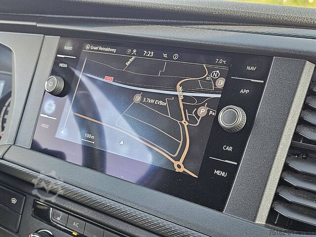 Camioneta familiar de techo alto VOLKSWAGEN TRANSPORTER 2.0 TDI L2H1 Navi Automaat