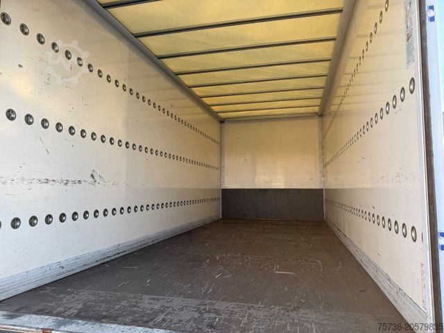 Furgone chiuso MERCEDES-BENZ Atego823 L Koffer+LBW/Klima/AHK/EURO6D