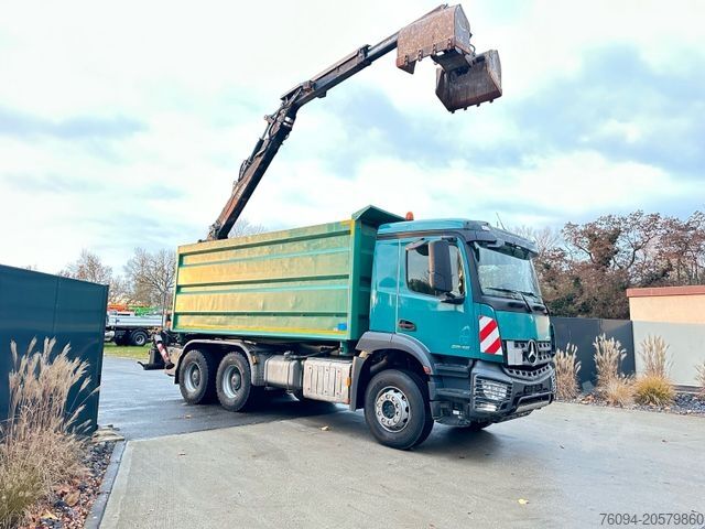 Grue montée sur camion MERCEDES-BENZ Arocs 2646 6x4Selbstlader Kran Kipper Bordmatik