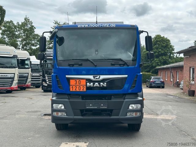LKW mit Tankaufbau MAN TGM 26.320 Rohr 21.000L Oben/unten Funk Lenk