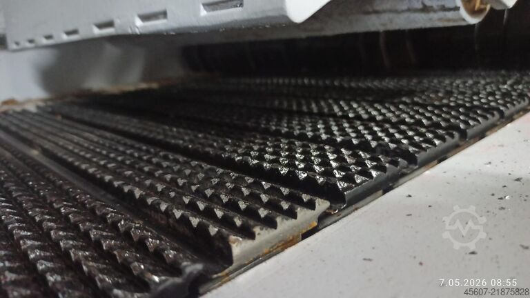 Multi blade saw WIELOPIŁA GĄSIENICOWA JEDNOWAŁOWA TOS SV WIELOPIŁA GĄSIENICOWA JEDNOWAŁOWA TOS SV
