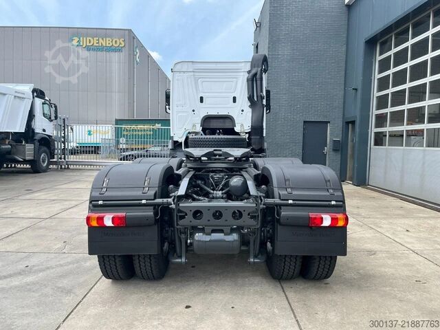 Padrão-SZM Mercedes-Benz Actros 3348 S 6x4 Tractor Head