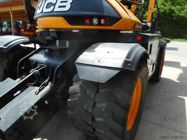 Kolový bagr JCB HYDRADIG 110W Tiltrotator