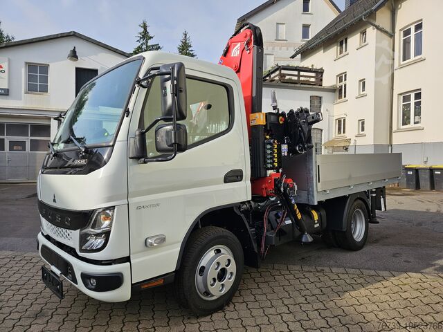 Camión plataforma con grúa de carga Fuso Canter 6S15
