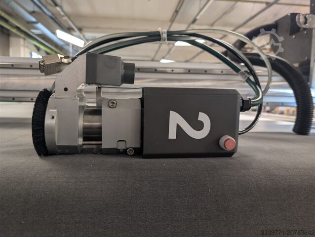 Cutting Machine Blackman and White Versatech