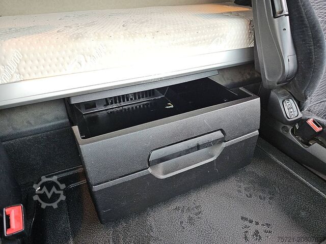 Standaard trekker MERCEDES-BENZ ACTROS 1845 LS