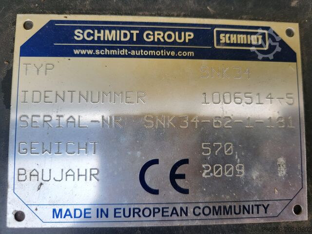 Ciężarówka z posypywarką do soli Volvo FE 340