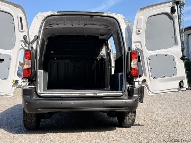 Hosszú dobozos pótkocsi Fiat Doblo Kastenwagen XL 1.5 Klima Kamera