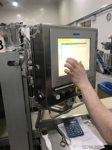Mașină de ambalat lichide în pliculețe cu 4 benzi Universal Gamma-S4D
