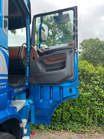 Standard-SZM DAF XF 530 FT 90th anniversary edition