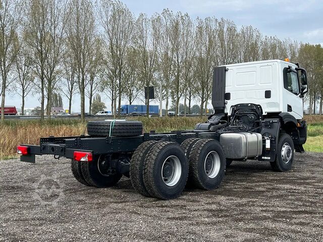 Chassis met cabine Iveco T-Way AD380T47WH-3800 Chassis Cabin (7 units)