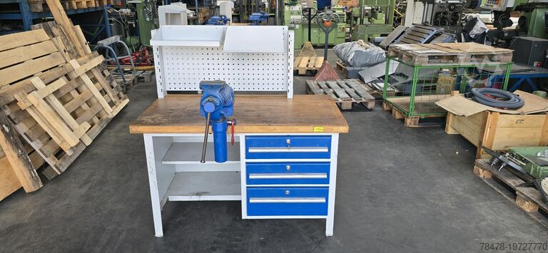 Werkbank met bankschroef Werkbank