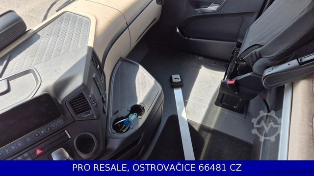 Volymdragbil MERCEDES-BENZ ACTROS 1851 LSNRL MEGA EURO 6 + PARKCLIMA