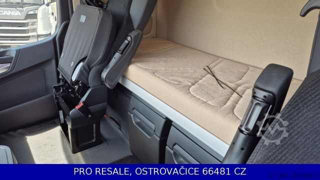 Volymdragbil MERCEDES-BENZ ACTROS 1851 LSNRL MEGA EURO 6 + PARKCLIMA