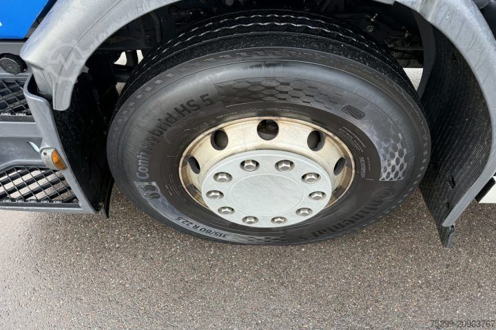 Valníkový nákladní automobil s plachtou Renault D Wide 18.320 4x2 Plane/HB  / Swiss-Vehicle