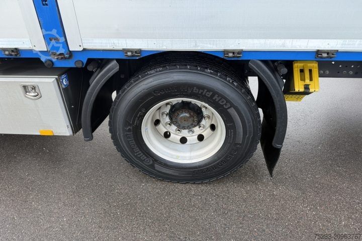 Valníkový nákladní automobil s plachtou Renault D Wide 18.320 4x2 Plane/HB  / Swiss-Vehicle