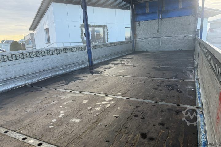 Jeřáb na nákladním automobilu Renault D Wide 18.380 4x2 F130A.22 / Swiss-Vehicle