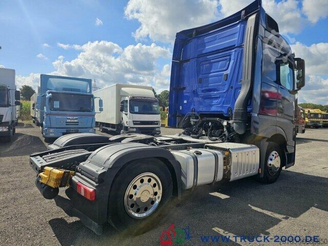 Standardowy ciągnik siodłowy Mercedes-Benz Actros 1843 4x2 Mega Space 2 Betten Kühlschrank