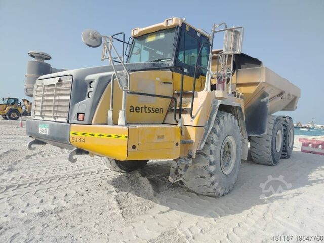 Dumper Komatsu HM400-3R (4 pieces available in Abu Dhabi)