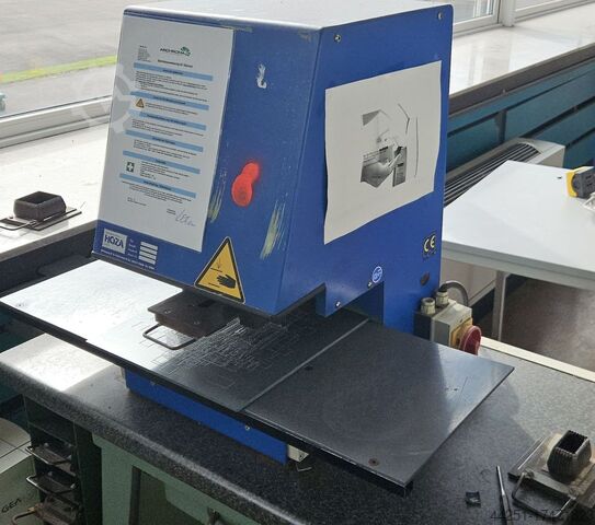 Stanze Schneidemaschine Presse Hoza EMU