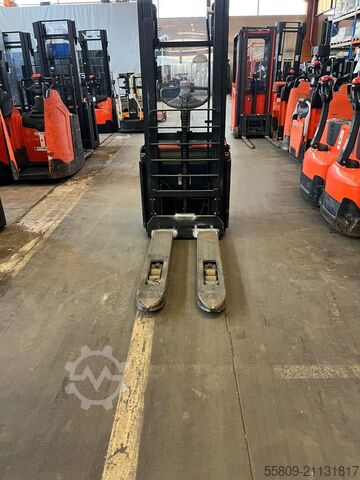 High Lift stacker BT SWE 140L // Initialhub