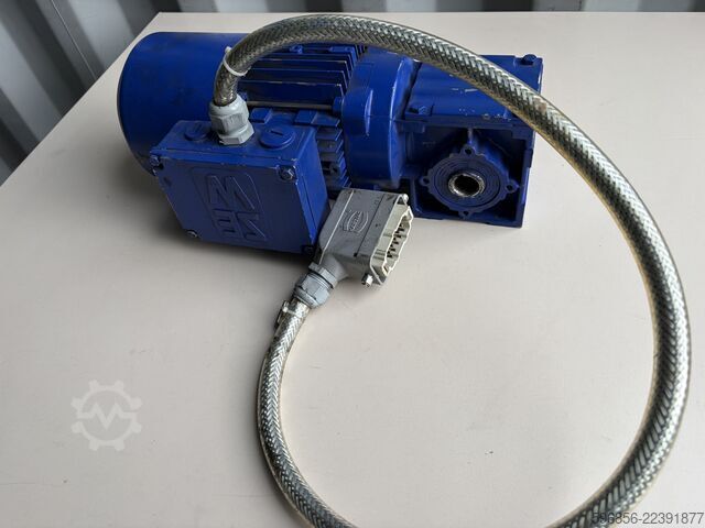 SEW-EURODRIVE WA20DT71D4BMG 0,37 kW, 43 U/min, 54 Nm, i=32,09, Bremse 230 VAC SEW-EURODRIVE WA20DT71D4BMG 0,37 kW 43 obr./min 54 Nm i=32,09 Hamulec 230 VAC SEW-EURODRIVE WA20DT71D4BMG 0,37 kW 43 obr./min 54 Nm i=32,09 Hamulec 230 VAC